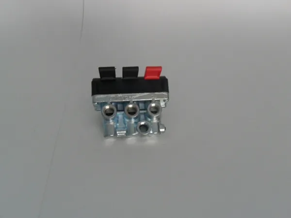Üçlü Havalı Düğme — Havalı Düğmeler, Havalı Elektrikli Düğmeler